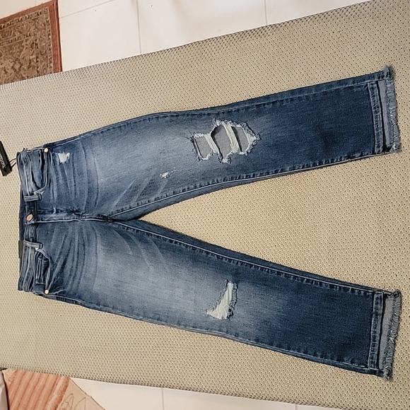 NWT BLANK NYC "Madison" Distressed High-Rise Crop Jeans Size:28 - Picture 4 of 12
